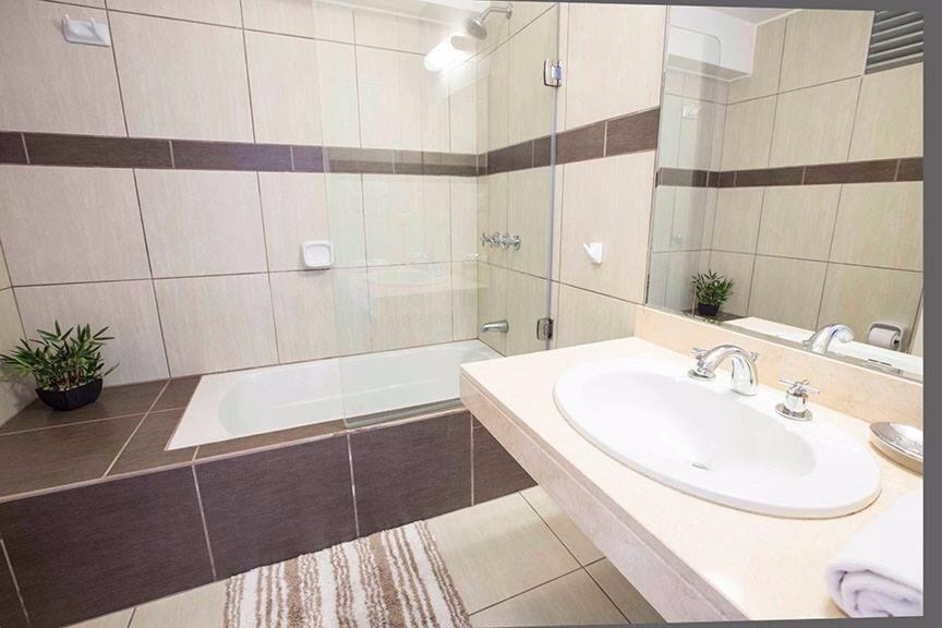 Miraflores Apartment Lima Bagian luar foto